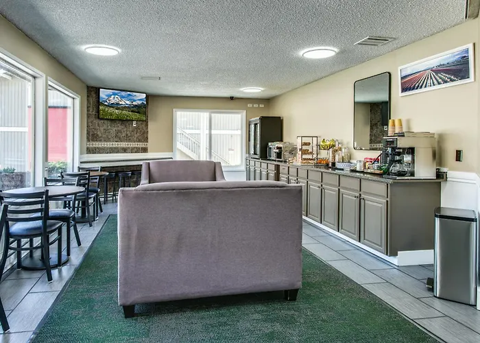 Coachman Inn