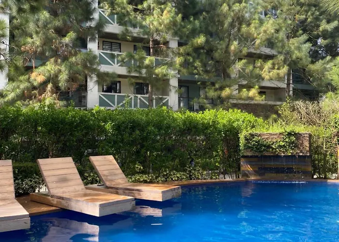Pine Suites Tagaytay By Crown Asia