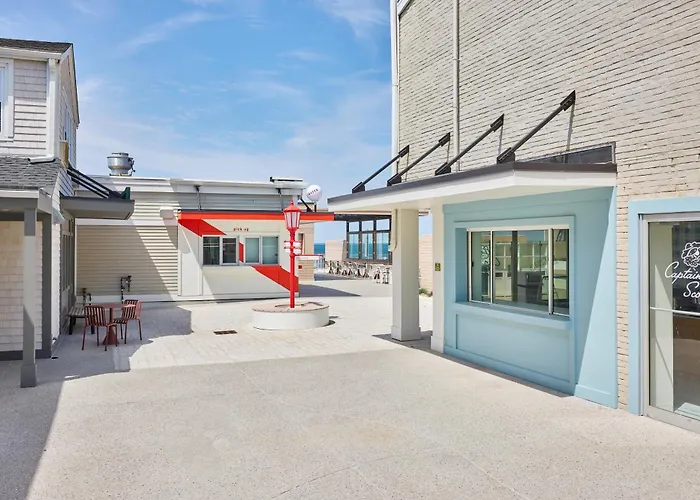 Sea Crest Beach Resort Falmouth
