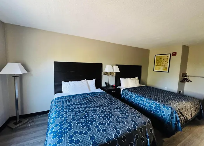 Centerville Hotels
