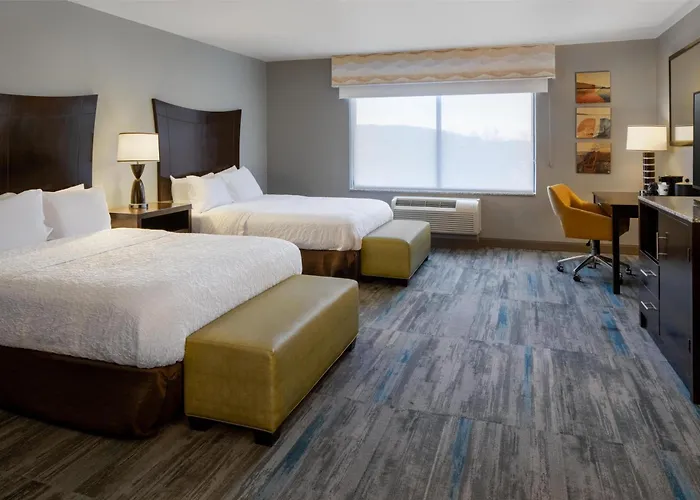 Seneca Falls Hotels