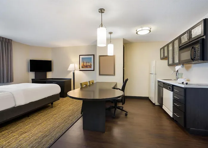 Sonesta Simply Suites Arlington Entertainment District
