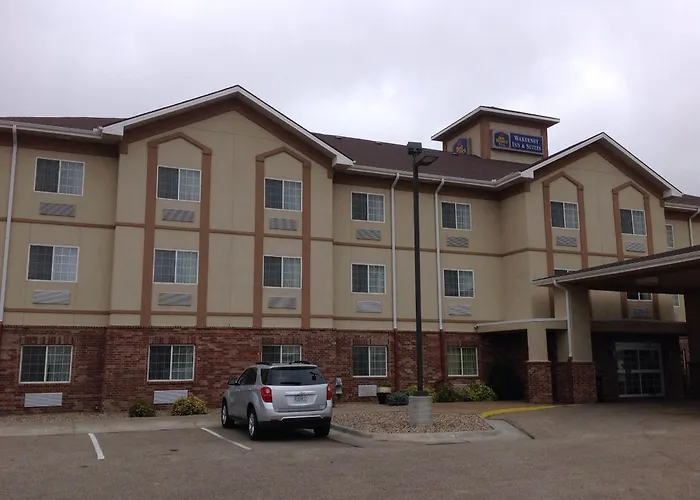 Wakeeney Hotels
