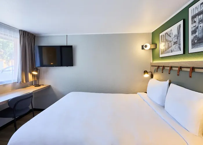 Alencon Hotels