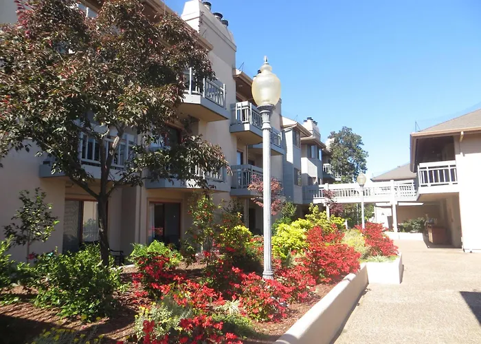 Victorian Inn Monterey