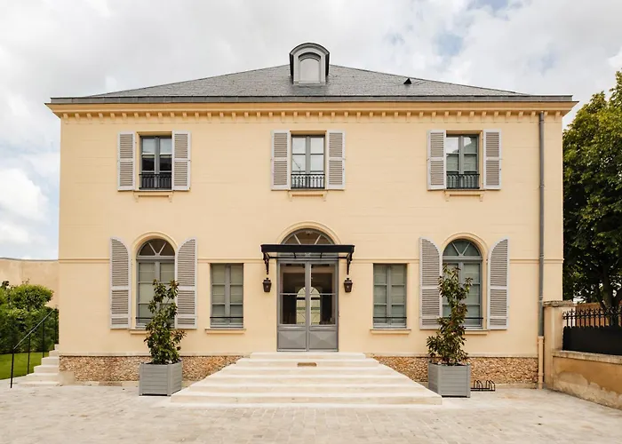 Luxury Hotels in Versailles