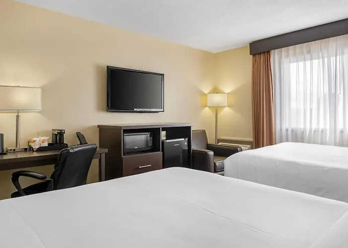 Bathurst Hotels