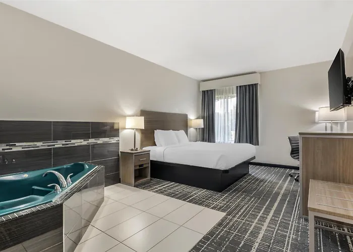 Hotels in Commerce