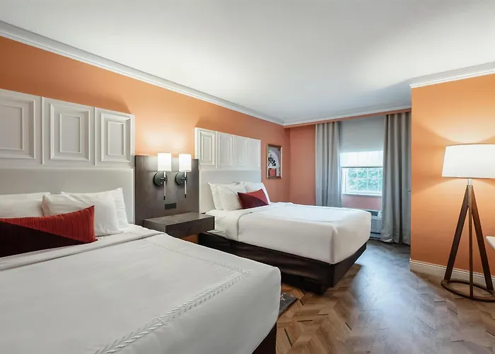 Lewisburg Hotels