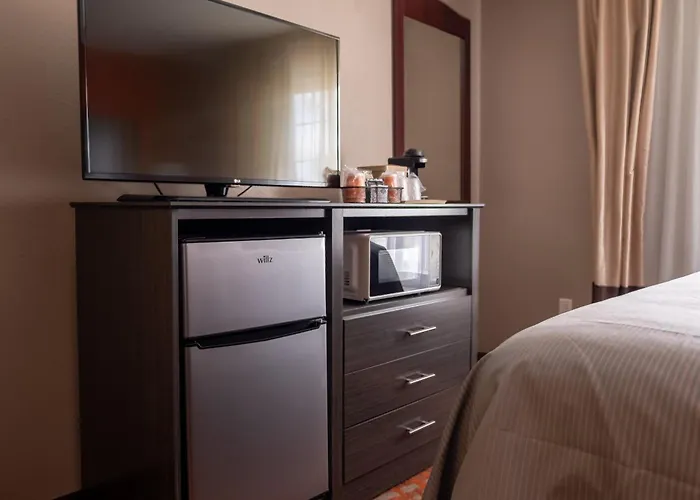 Quality Inn & Suites Fresno Northwest