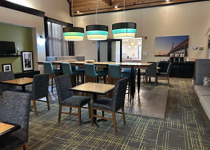 Comfort Inn & Suites Toledo North