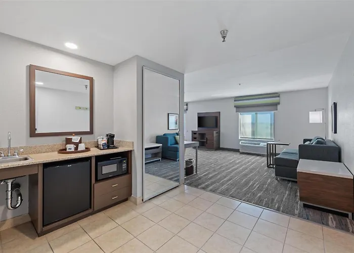 Madera Hotels