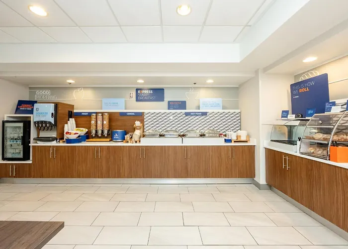 Holiday Inn Express Hotel & Suites Charleston - Northwoods By Ihg North Charleston