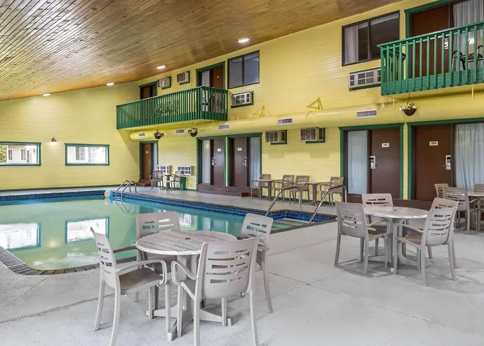 Baymont By Wyndham Duluth Spirit Mountain Hotel