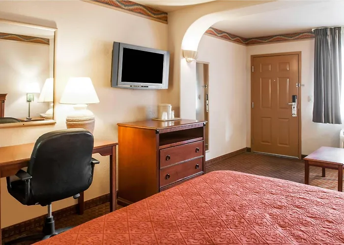 Quality Inn & Suites Las Cruces - University Area