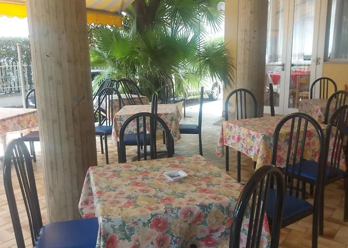 Hotel Holiday Garnì
