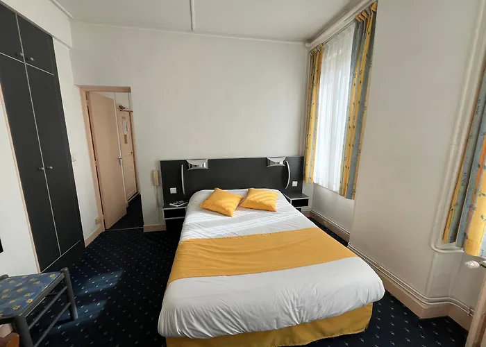 Beaumont-sur-Sarthe Hotels