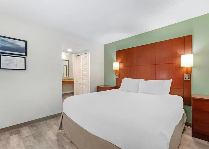 Mainstay Suites St Louis - Galleria Richmond Heights