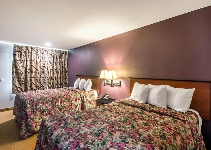 Rodeway Inn Arlington Entertainment District Area