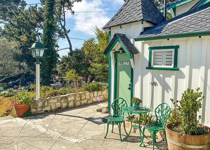 Carmel Green Lantern Inn