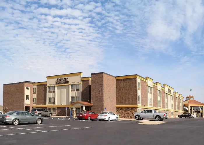 Quality Inn & Suites Ames Conference Center Near Isu Campus