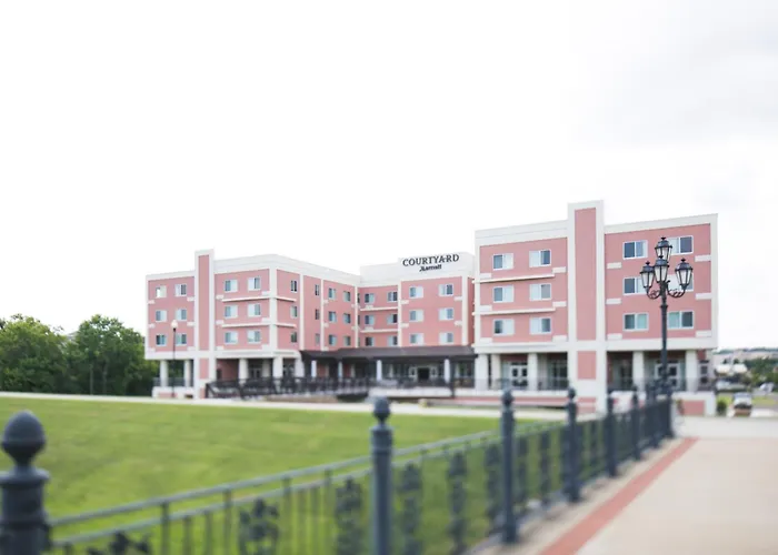 Courtyard By Marriott Rome