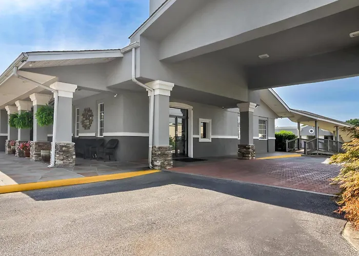 Quality Inn & Suites Greenville - Haywood Mall