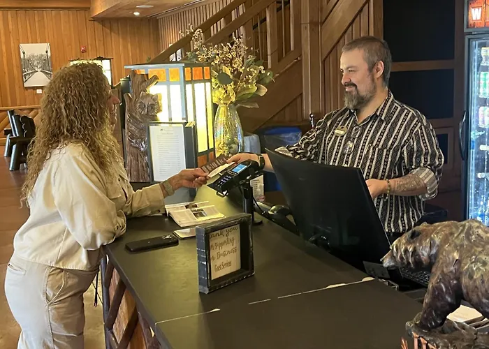 Highland Falls Hotels