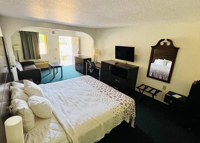 Pine Mountain (Harris County) Hotels