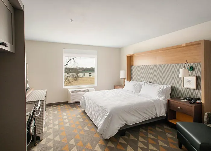 Holiday Inn & Suites Decatur-Forsyth By Ihg