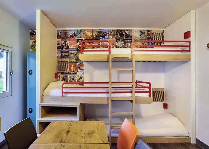 Hotel F1 Maurepas