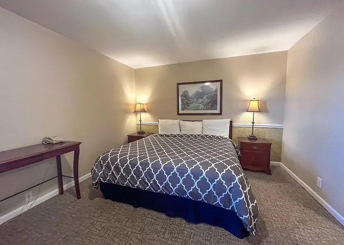 Alpine Inn & Suites Rockford