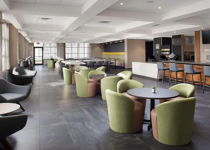 Courtyard By Marriott Edina Bloomington Hotel