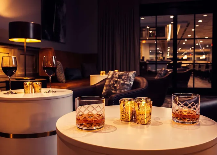 Warren Hotels