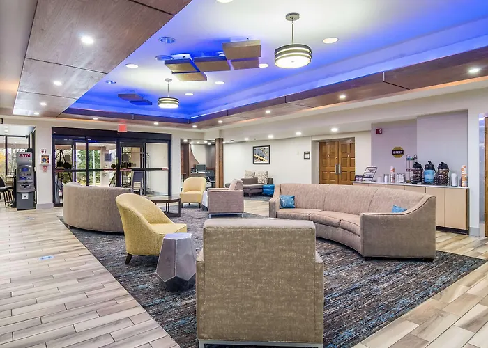 Comfort Inn & Suites Pittsburgh Fox Chapel Montrose Hill