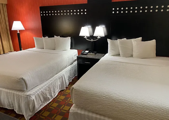 Rochelle Park Hotels