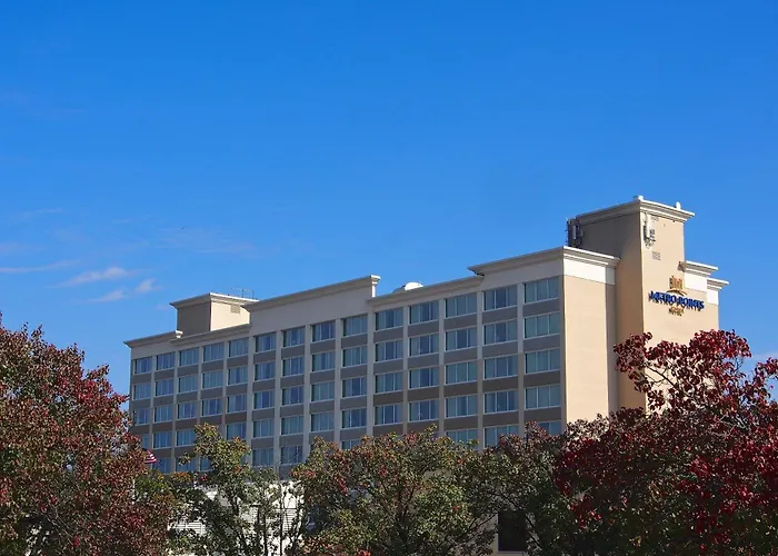 New Carrollton Hotels