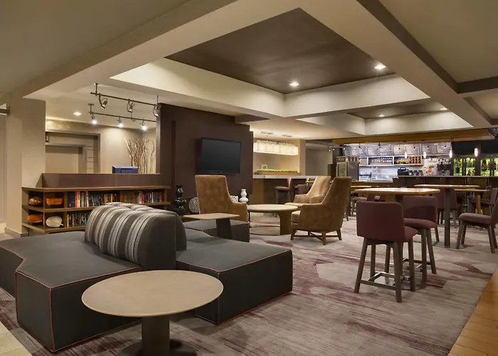 Courtyard By Marriott Champaign