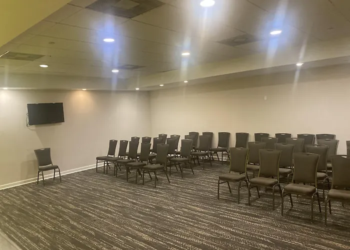 Ramada By Wyndham West Palm Beach Airport