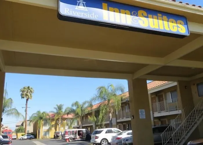 Riverside Inn & Suites
