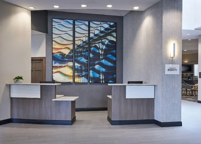 Farmington Hills Hotels