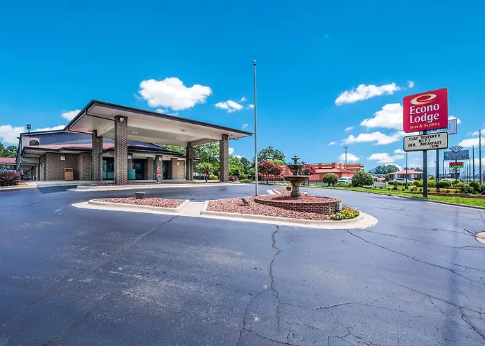 Econo Lodge Inn & Suites Huntsville University Area