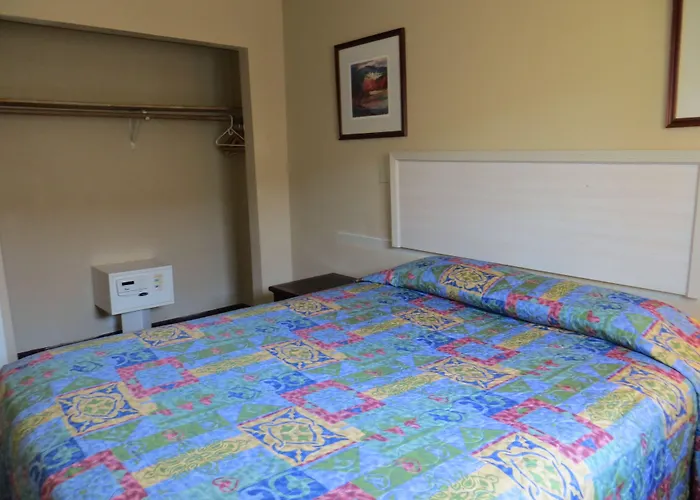 Surf City Inn & Suites Santa Cruz