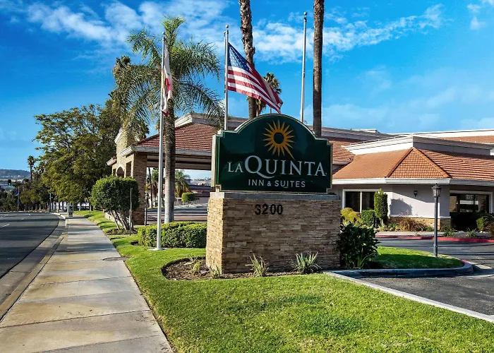 La Quinta By Wyndham Pomona Hotel