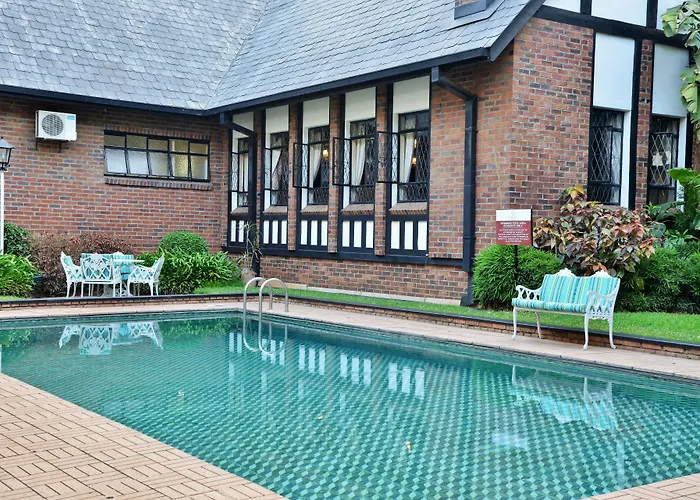Cresta Churchill Hotel