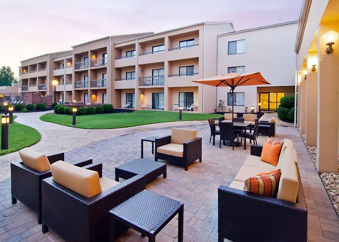 Courtyard By Marriott Huntsville University Drive