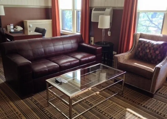 Oak Park Hotels