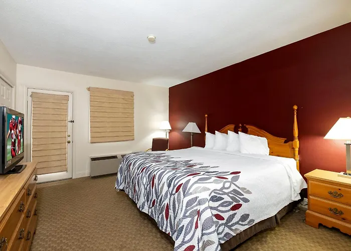 Red Roof Inn & Suites Hazleton