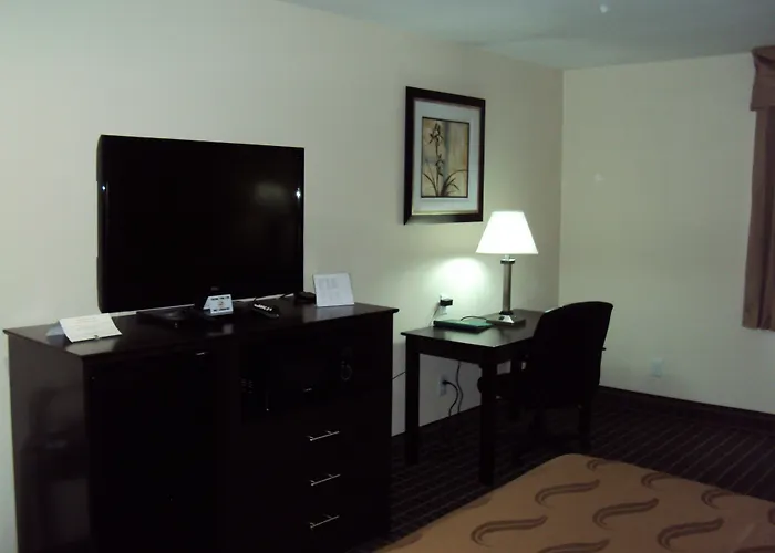 Quality Inn Carbondale University Area