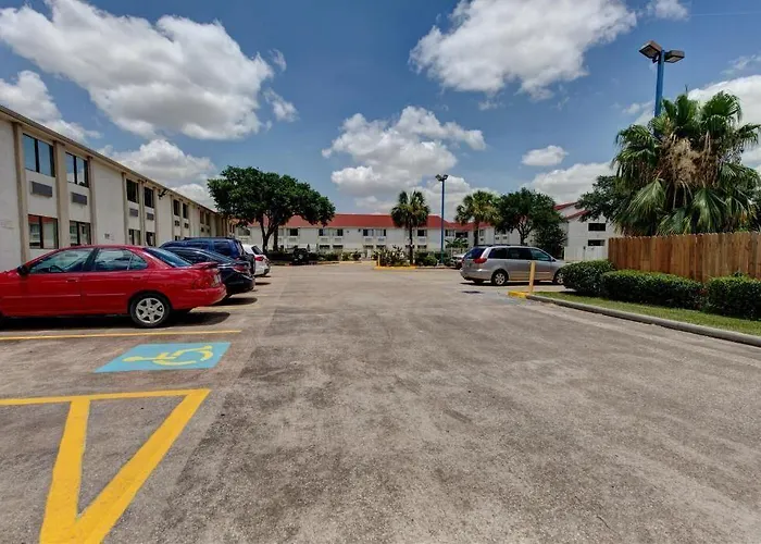 Motel 6 Houston-Hobby South Houston